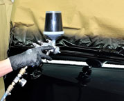 What Will Cause the Paint Spray Gun to Leak Oil?